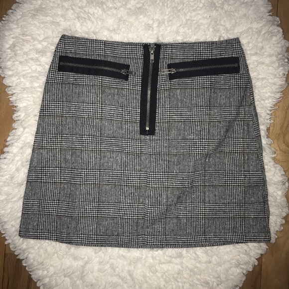 LF Dresses & Skirts - NWT Houndstooth SEEK The Label Skirt!